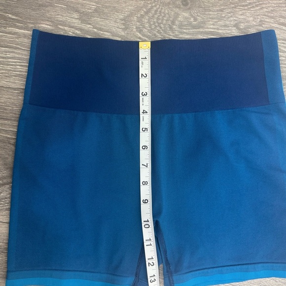Outdoor Voices Womens Textured Biker Shorts in Blue 4.5” Size Large - Picture 6 of 9